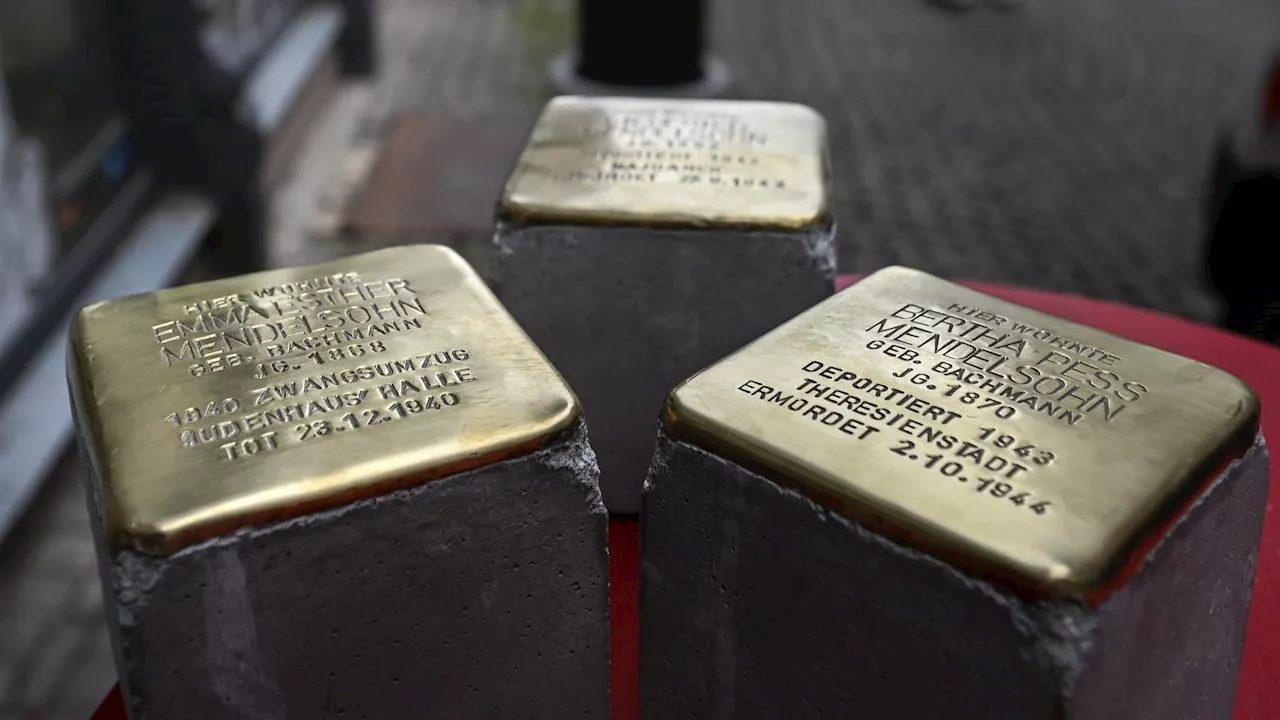 Stolpersteine in Zeitz nach unsanftem Entfernen wieder verlegt