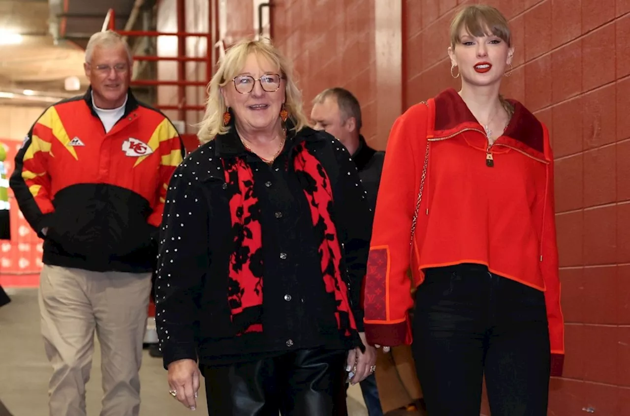 Taylor Swift Attends Chiefs-Raiders Game in KC With Travis Kelce’s Mom Donna