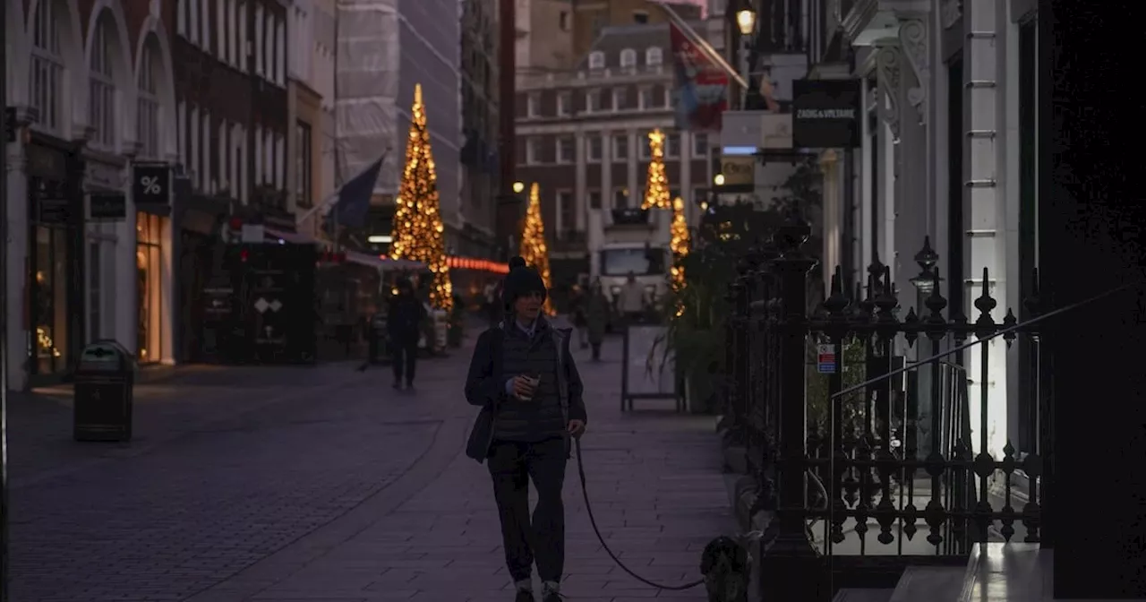 Retailers bank on Black Friday to energize bargain-hungry holiday shoppers