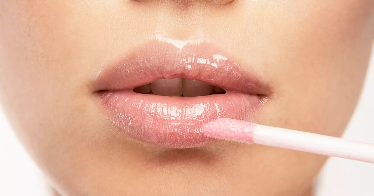 Tschüss, Lippenstift: Ein Lipgloss aus der Drogerie zaubert viel vollere Lippen