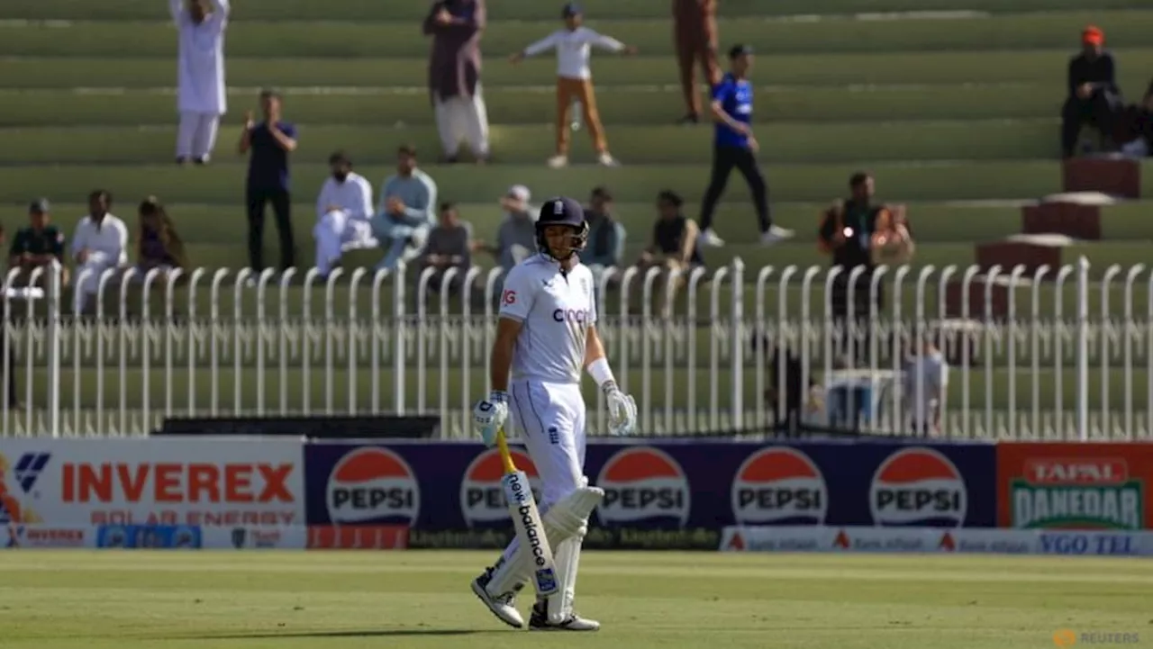 England Falters as New Zealand Bowlers Dominate in Christchurch Test