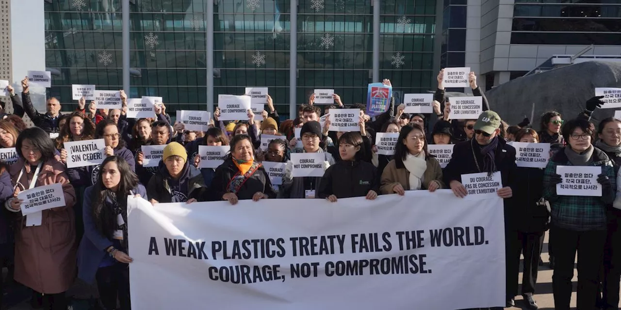 Latest Plastics Treaty Draft 'Far From What We Need' as Talks Near Deadline