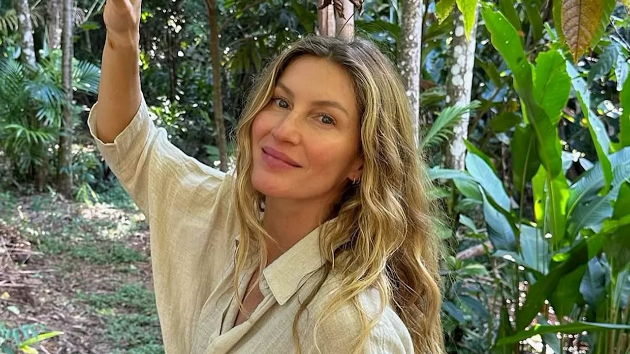 Gisele Bündchen Celebrates Thanksgiving in Costa Rica While Tom Brady Calls NFL Game