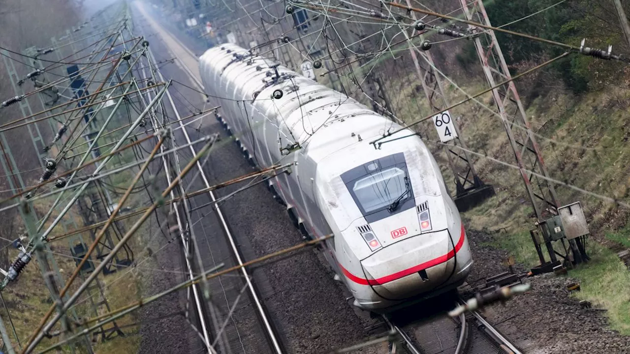 Sturmschäden in Niedersachsen: Bahnverkehr im Nordwesten läuft wieder