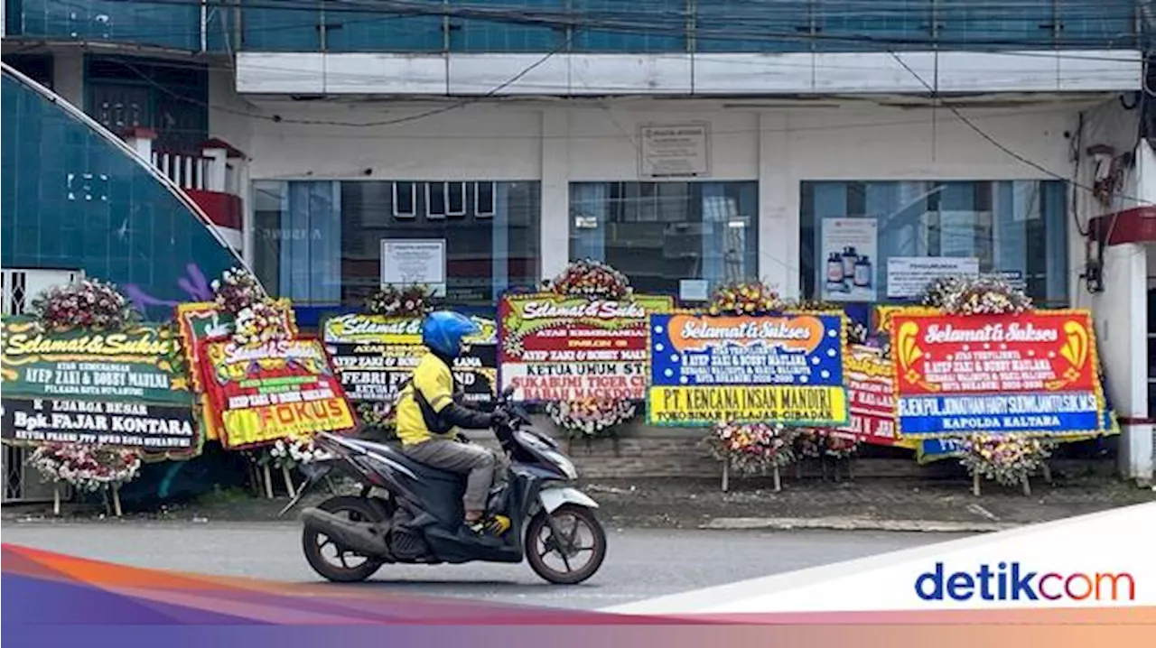 Sekber-Kediaman Ayep di Sukabumi Banjir Karangan Bunga Ucapan Kemenangan