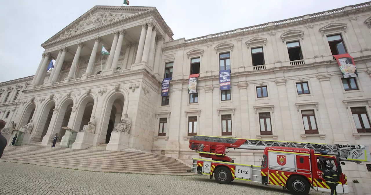 Chega atrasou trabalhos e dividiu a esquerda: 'Vandalização política', acusa Aguiar-Branco