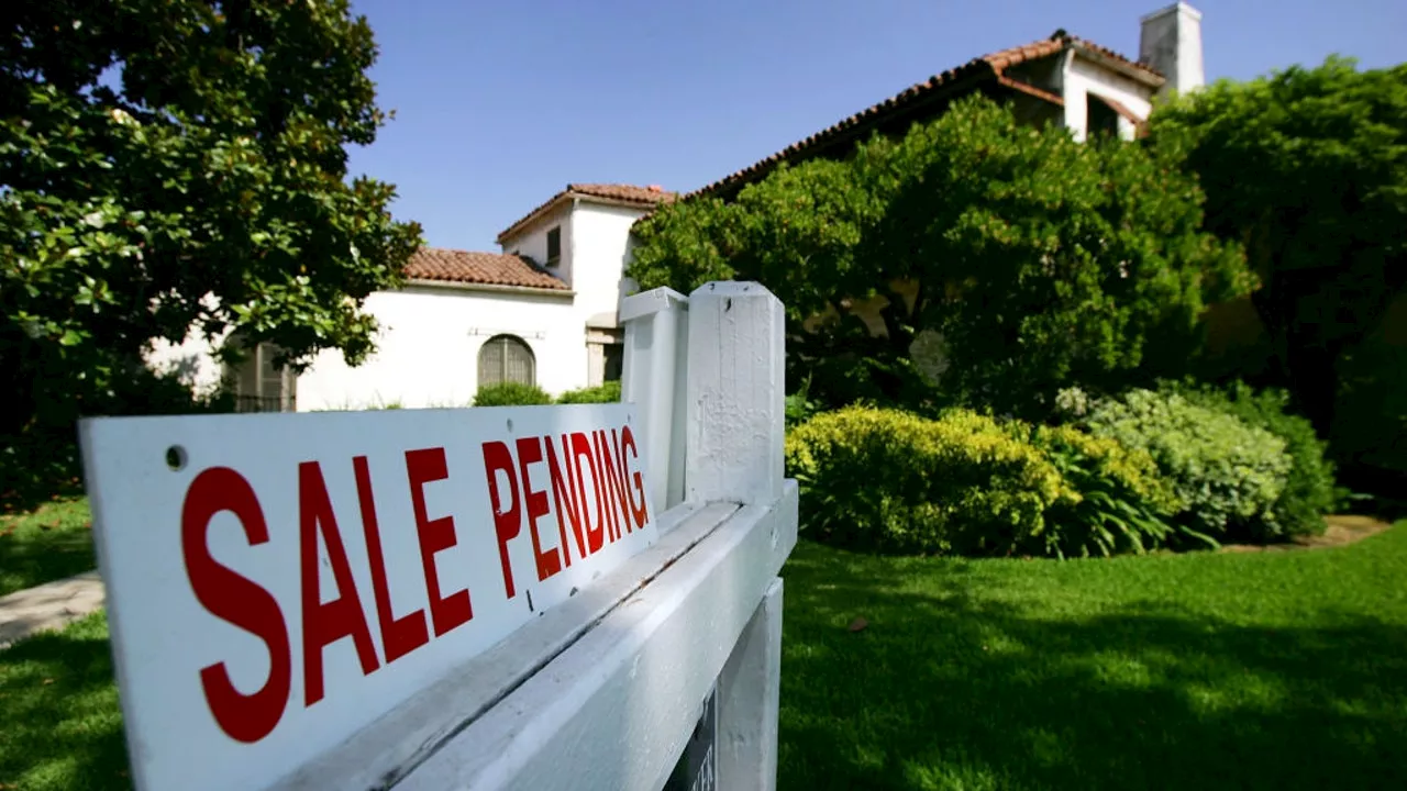 Long-Term Mortgage Rates Fall, Reviving Home Purchase Demand