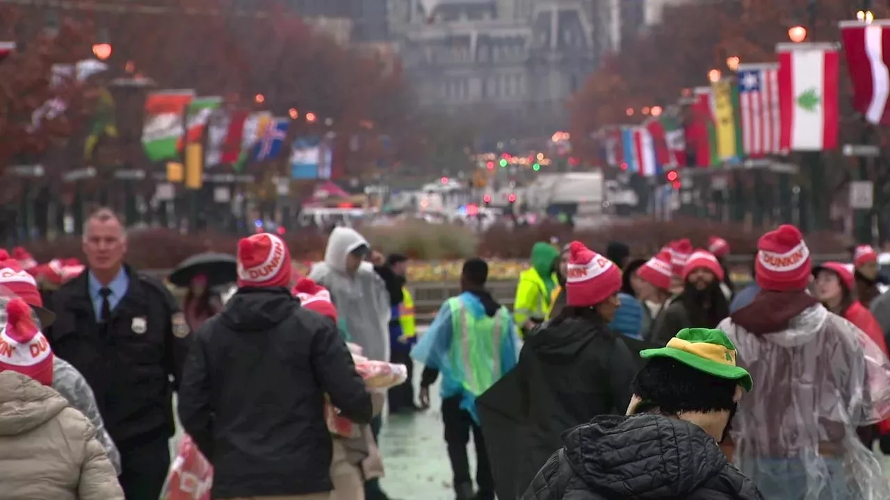 Thanksgiving Day Parade goers in Philadelphia look on the bright side