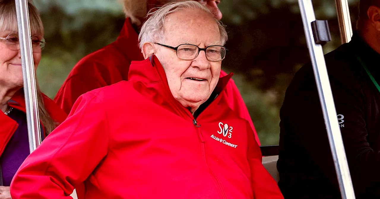 94-Year-Old Warren Buffett Announces Plans to Give Away $147 Billion When He Dies