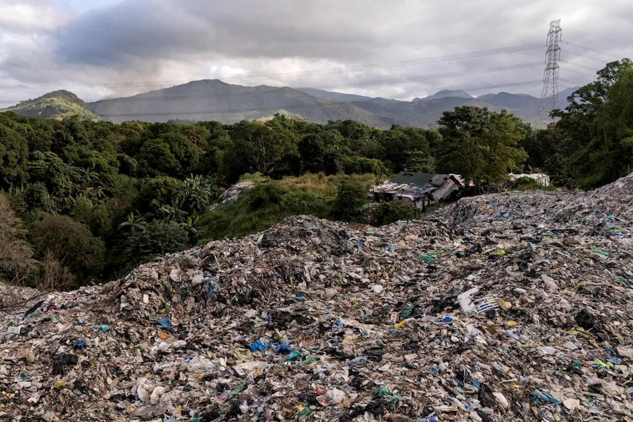 UN talks struggle for breakthrough on plastics treaty as deadline looms