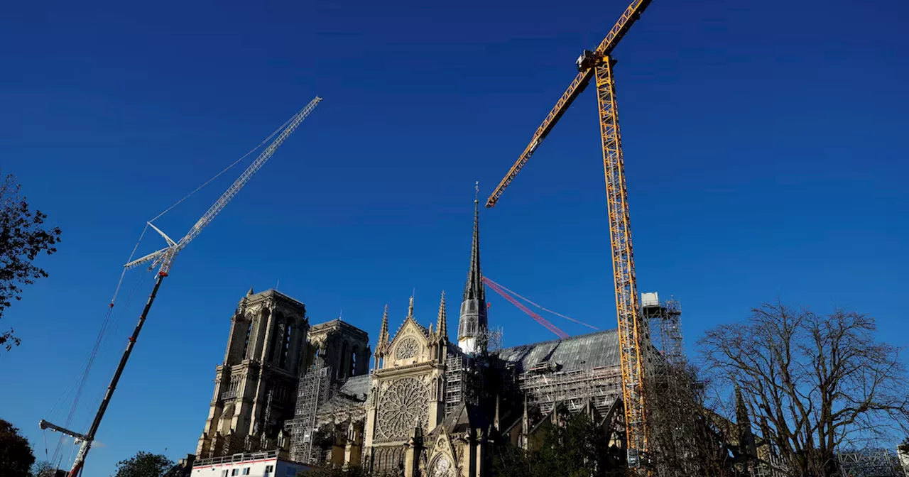 Macron'nın Notre Dame Katedralinin Yeniden Açılış Tarihi Üzerine Ziyareti