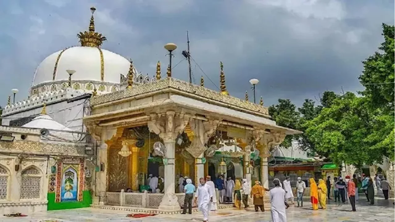 Ajmer Sharif Dargah: मुस्लिम पक्ष पक्षकार ही नहीं, अजमेर शरीफ दरगाह विवाद पर कोर्ट ने आखिर किसको भेजा नोटिस?