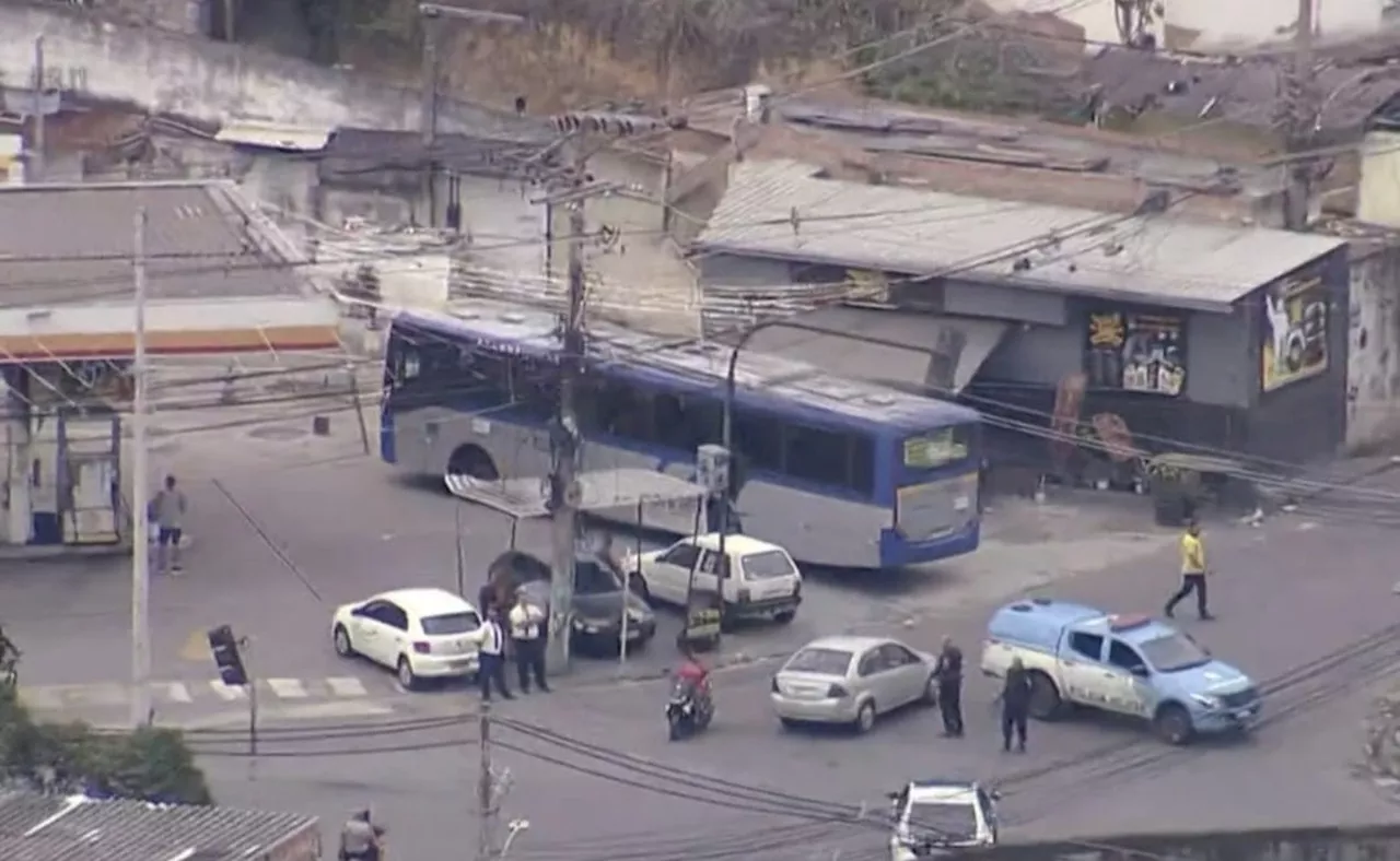 Ônibus e Caminhão Sequestrados Usados como Barricadas na Zona Norte do Rio