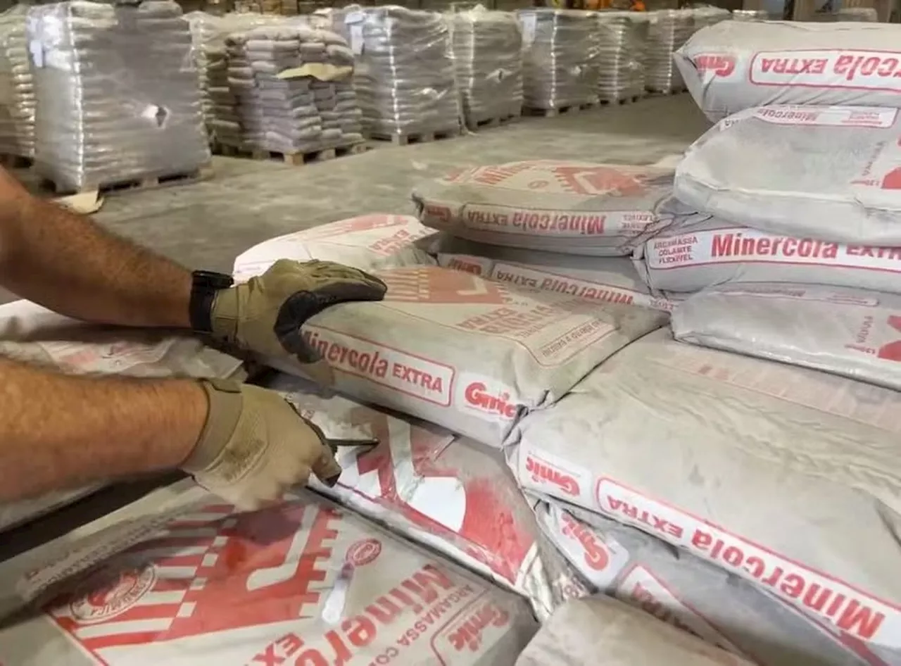 Receita Federal apreende 1 tonelada de cocaína em carga de argamassa no Porto de Itaguaí