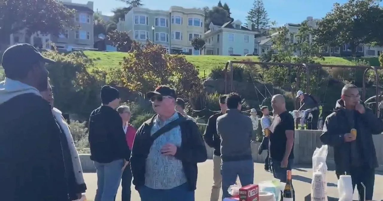 Strangers come together to celebrate 'Friendsgiving' in San Francisco's Dolores Park