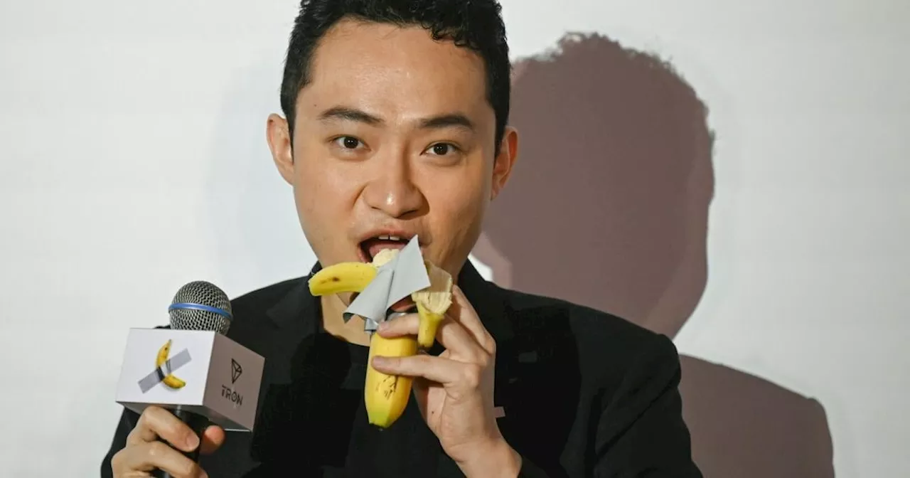 Justin Sun isst teuerste Banane der Welt öffentlich und unterstützt Obstverkäufer