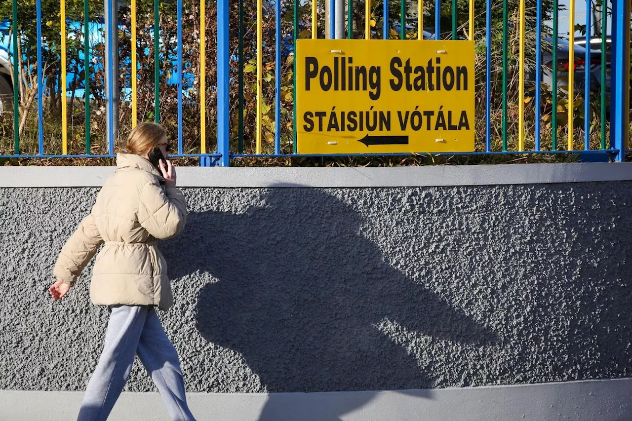 Les Irlandais votent dans des élections législatives serrées