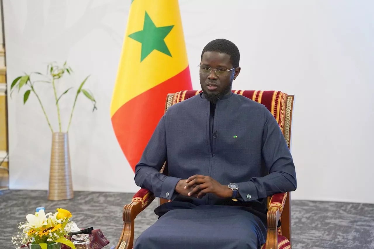 Sénégal : Macron reconnaît « un massacre » par les forces coloniales en 1944, selon le président sénégalais