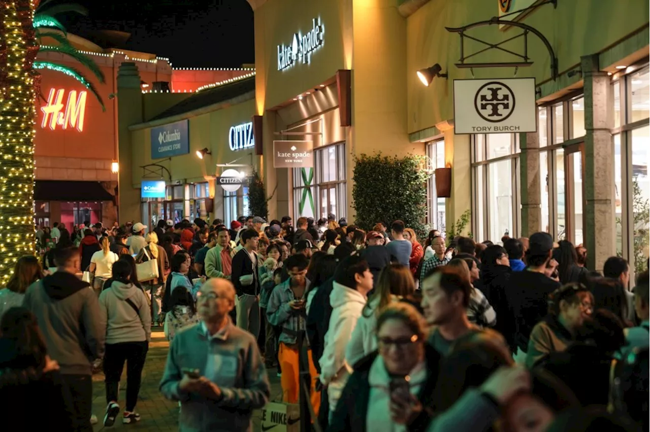 After flood of pre-Black Friday deals, stores open early Friday across Southern California