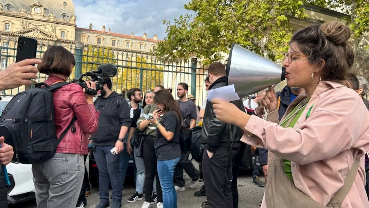 Pendant le procès de la rue d'Aubagne, les 'Crieureuses publiques' investissent les places de Marseille