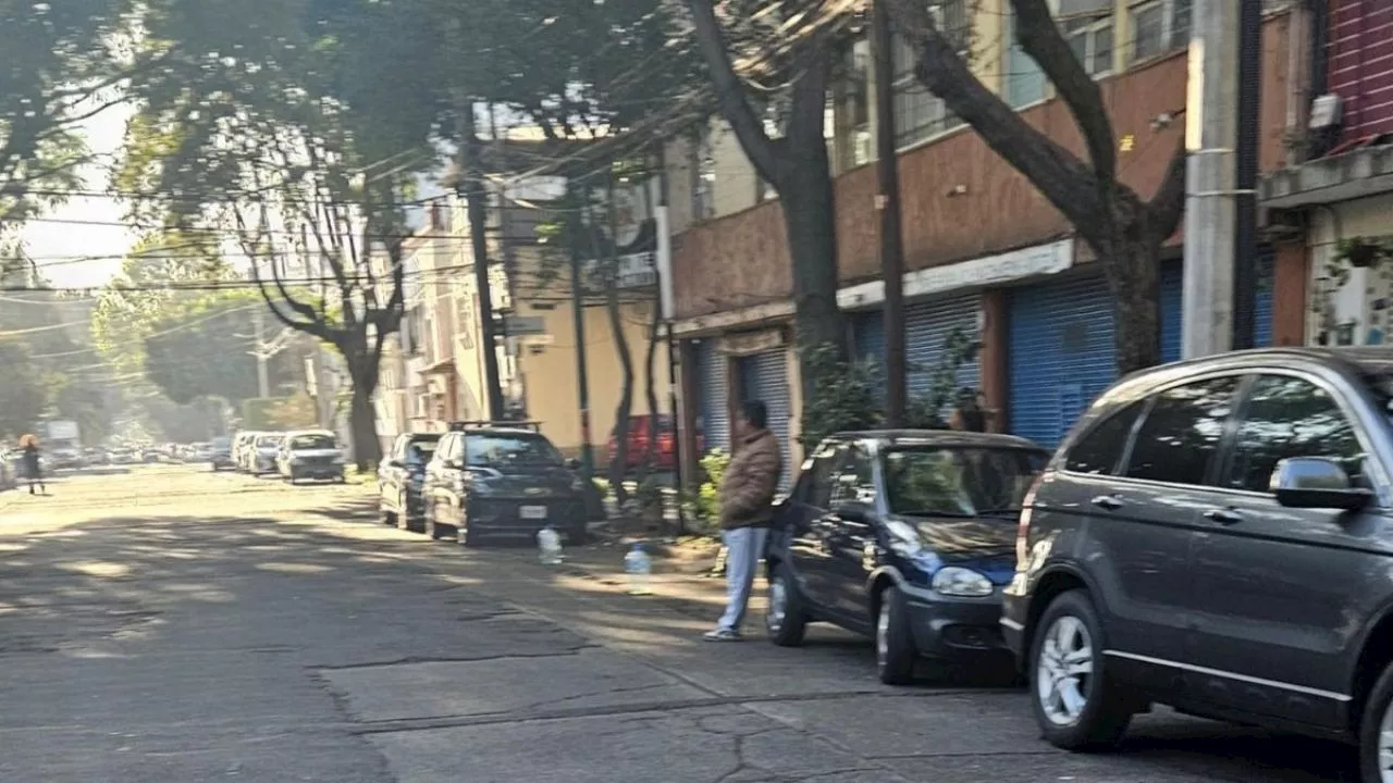 CDMX: Franeleros se adueñan de la calle Chichen Itza, en la Letrán Valle, Benito Juárez