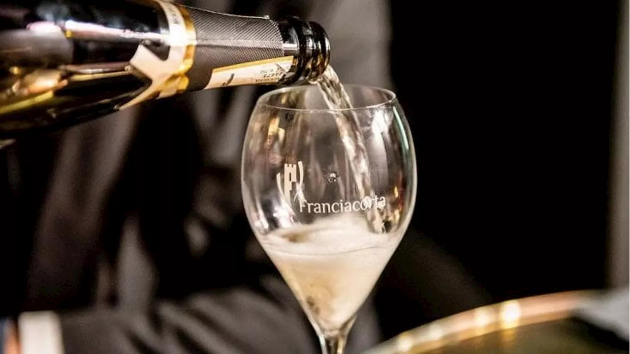 Il Consorzio Franciacorta dedica la sede a Veronelli, padre della denominazione