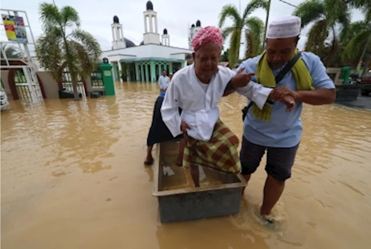 Malaysian King Prays for Flood Victims, Urges Vigilance