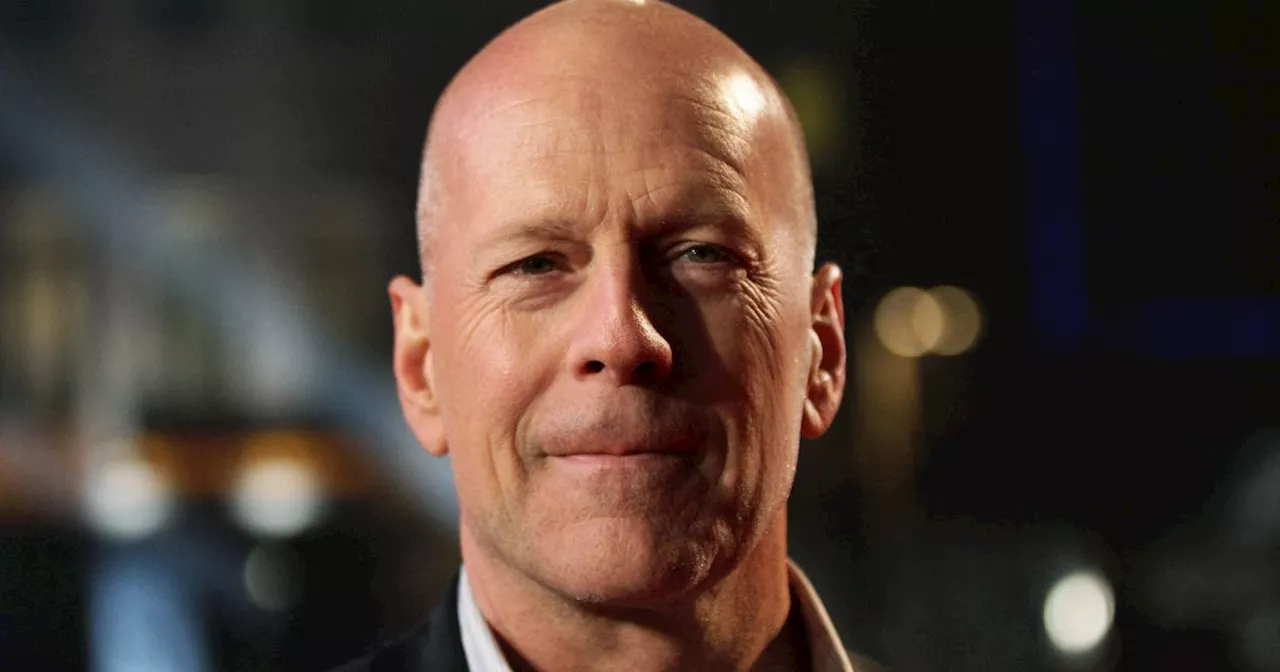 'Meilleur papa de tous les temps' : Bruce Willis souriant et entouré de ses filles sur de nouvelles photos rassurantes