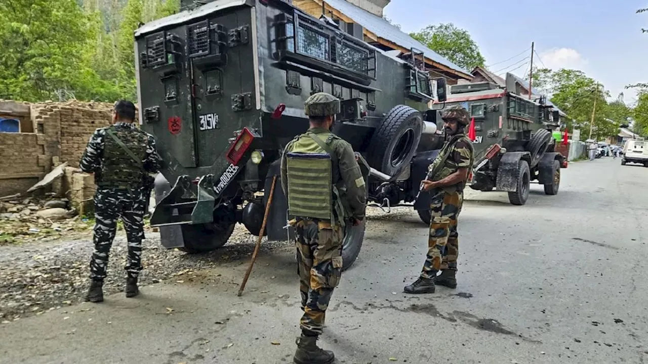 जम्मू-कश्मीर में बड़ी आतंकी साजिश नाकाम, पुंछ से IED और भारी मात्रा में विस्फोटक सामग्री बरामद