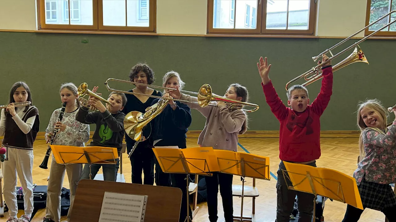 Lauter Blech in der Volksschule Kapelln