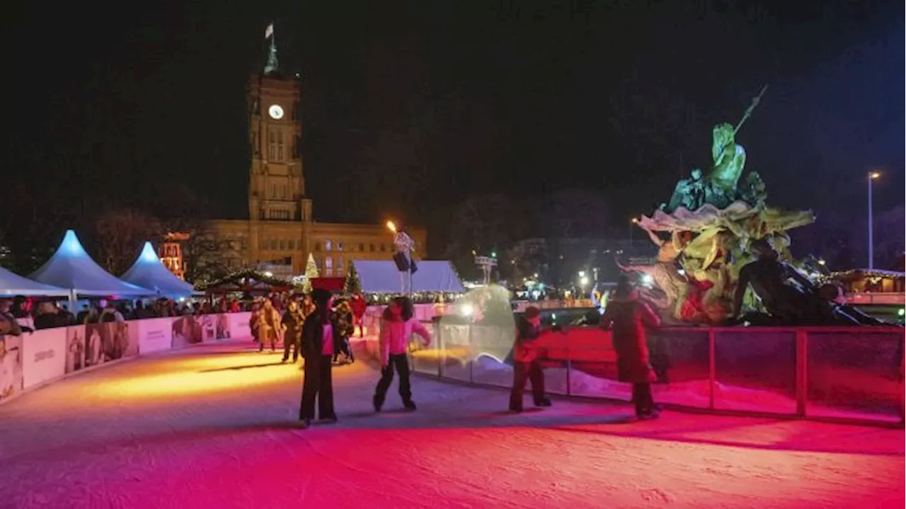 Von Idylle bis Massenrummel: Fünf Berliner Eisbahnen im Test