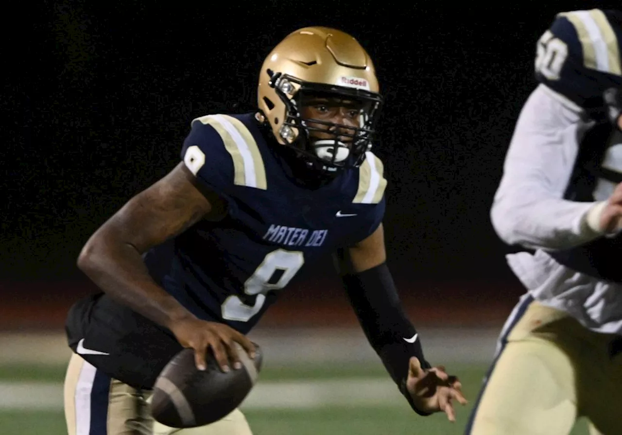 ‘Playmaker’ Kartell Purvis leads Mater Dei Catholic into Division 2 football championship game