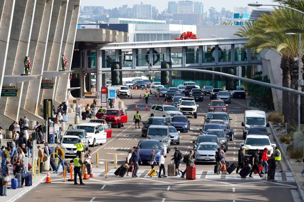 Travelers at San Diego Airport saw more than 100 flight delays on Thanksgiving Day