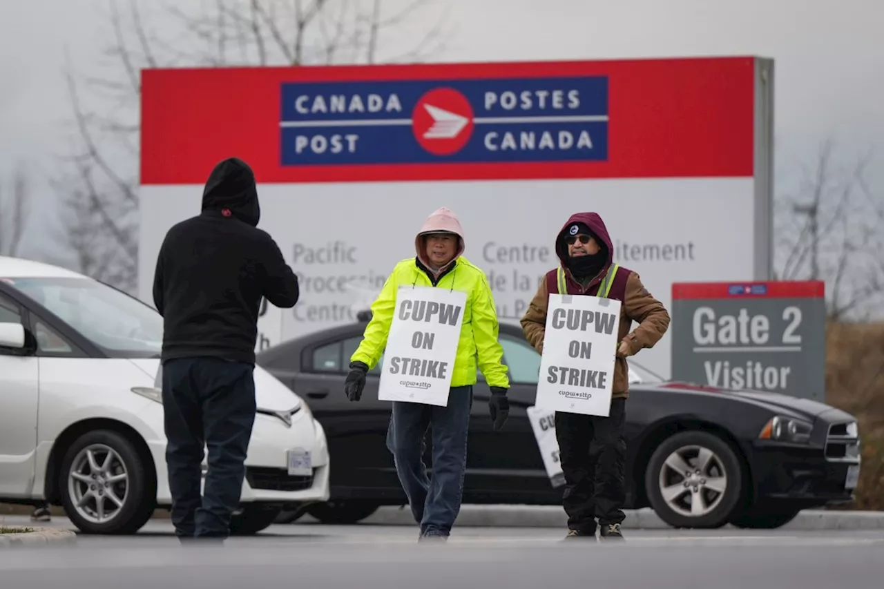 Ontario Disability Support Program Recipients Face Payment Delays Due to Postal Dispute