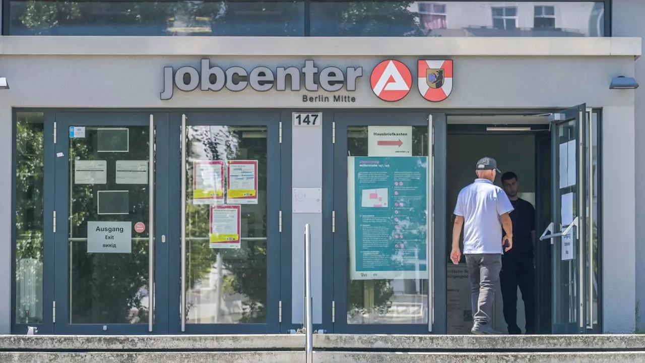 Ernüchternder Vorjahresvergleich: November-Erholung am Arbeitsmarkt bleibt aus