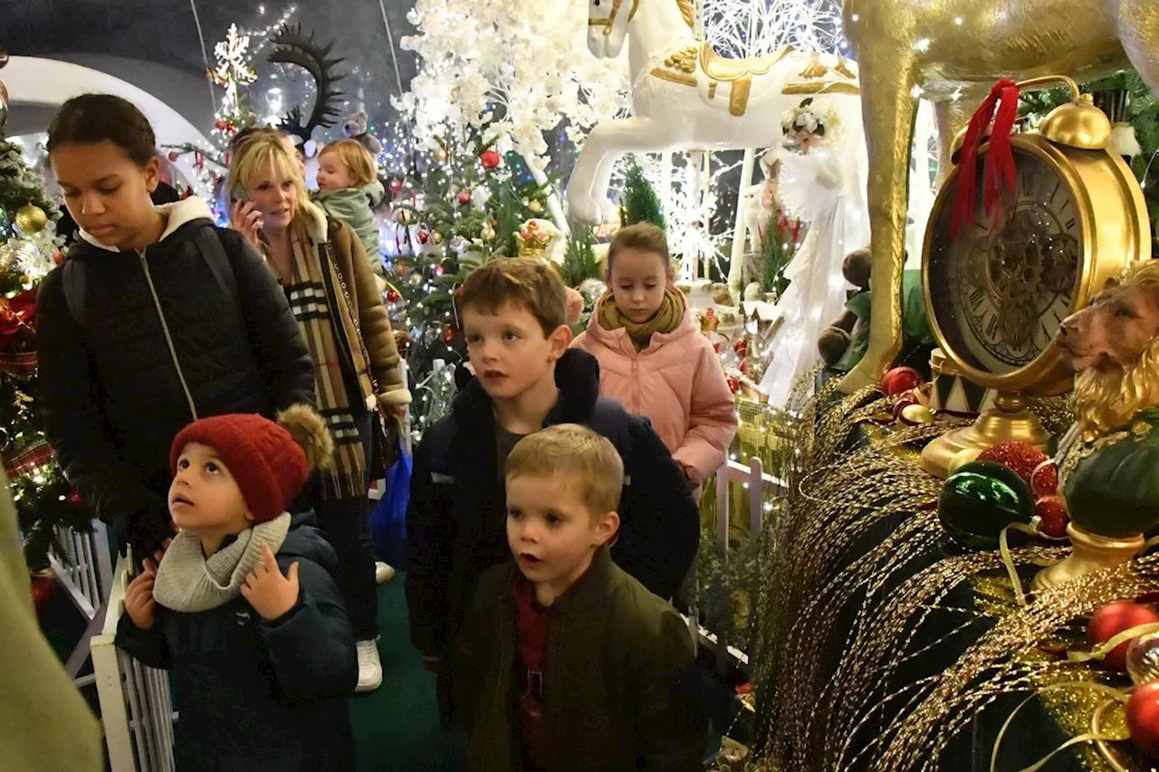 En images. Des décors lumineux, des peluches géantes et des automates : la magie de Noël débarque à Périgueux