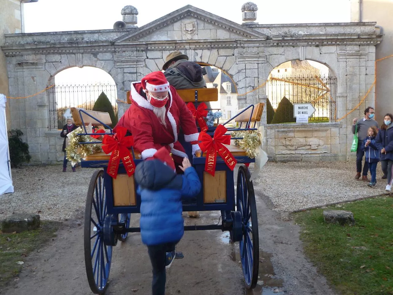 Saint-Porchaire : le Père Noël invité d’honneur chez la Belle aux bois dormants