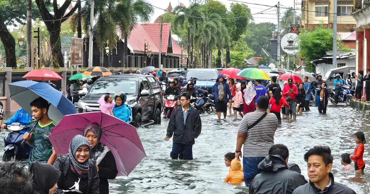 Malaysia Braces for Worst Floods in a Decade