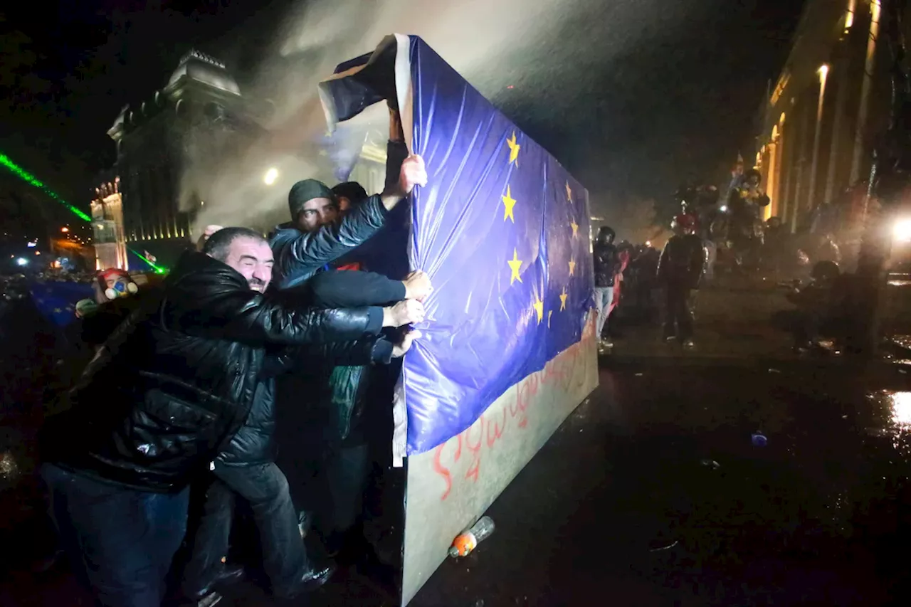 Tausende Protestieren in Tiflis gegen EU-Beitrittserklärung Georgiens