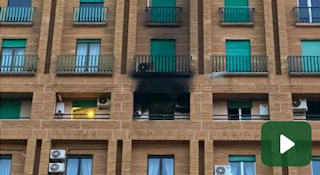 Incendio a Napoli: muore una ragazza nel rogo di un b&b in piazza Municipio