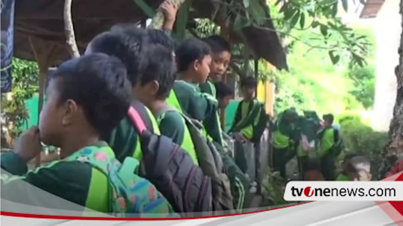 Nasib Ratusan Siswa SD di Bangkalan Terbengkalai Usai Pintu Gedung Sekolah Disegel Warga