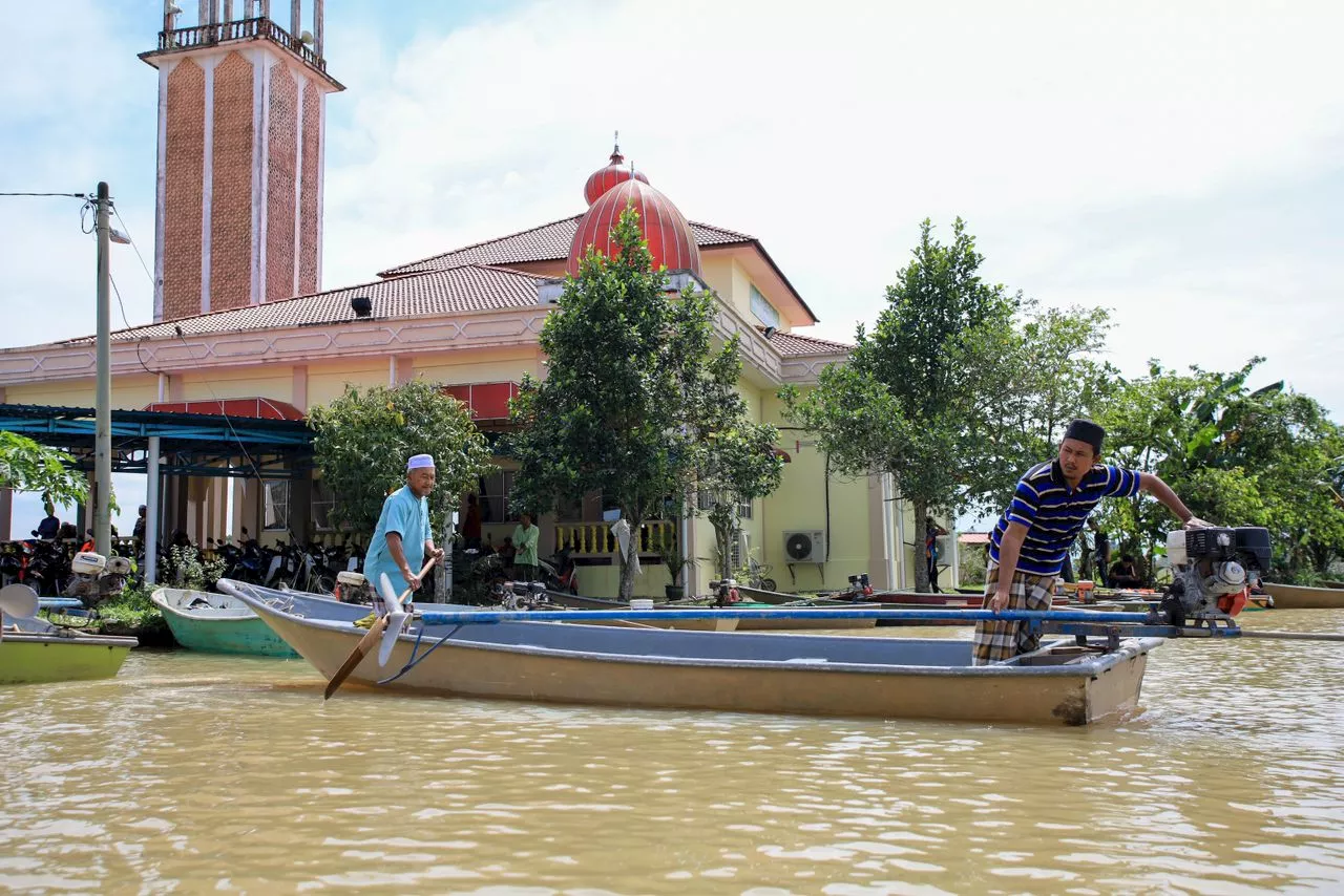 Banjir: Solat Jumaat di Masjid Mukim Simpangan, Bendang Pak Yong hari ini terpaksa dibatalkan