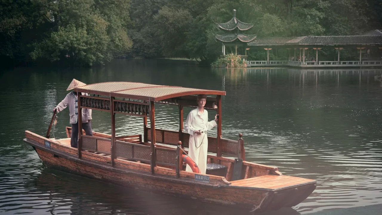 El viaje a Hangzhou que Gabrielle Chanel siempre quiso hacer, por Tilda Swinton y Wim Wenders