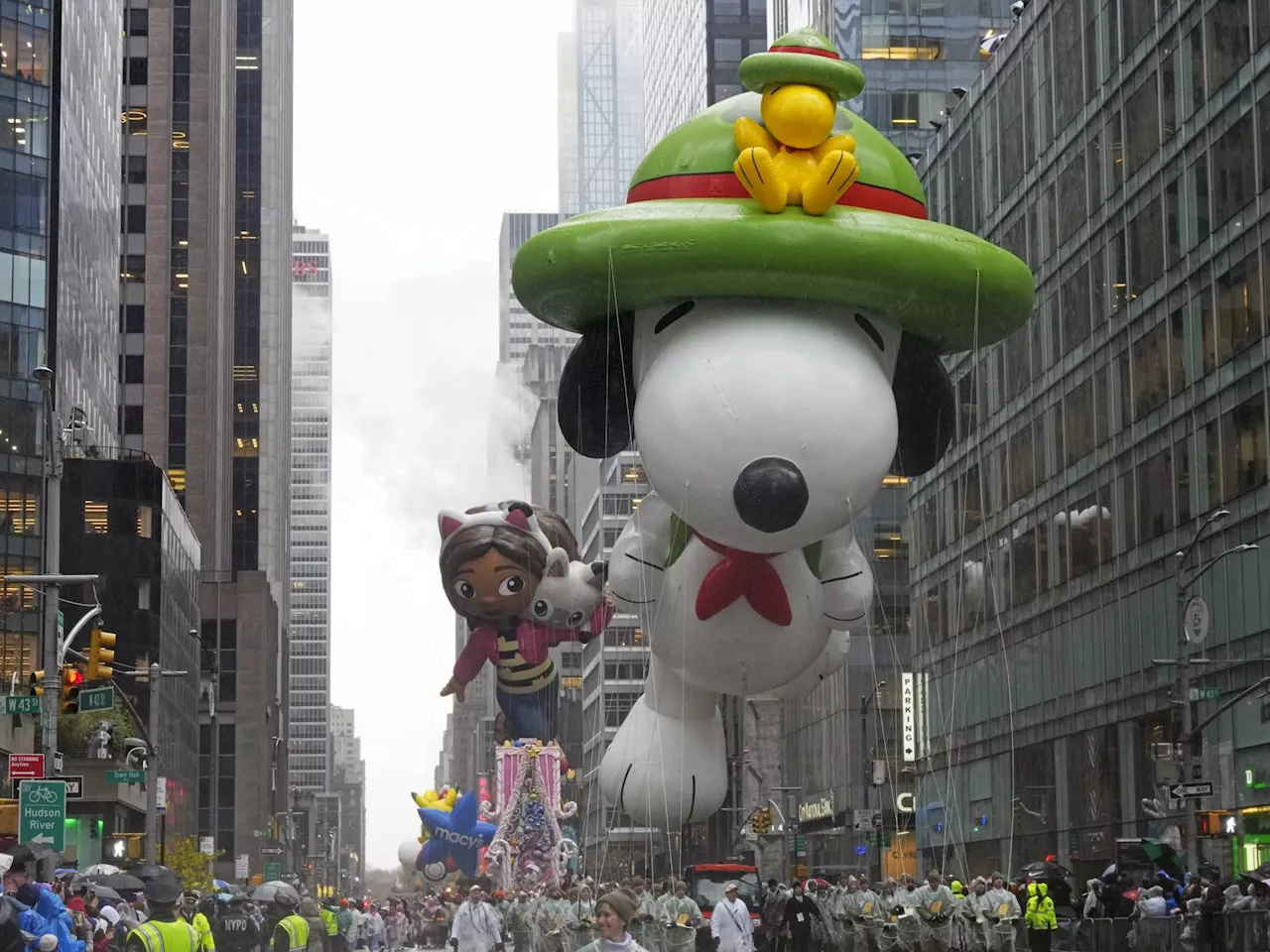 100 Jahre Thanksgiving-Parade in New York mit riesigen Heliumballons