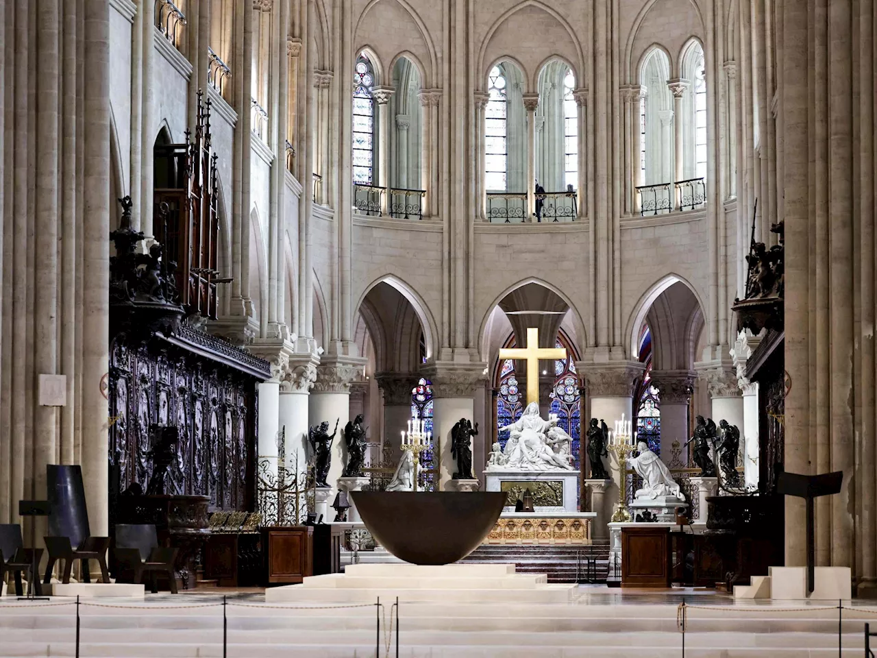 Macron Besucht Wiederaufgebaute Notre-Dame Eine Woche Vor Eröffnung