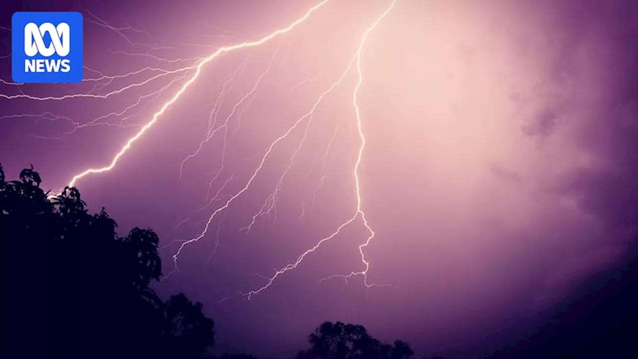 Dry thunderstorms could start hundreds of fires in Victoria, Bureau of Meteorology warns