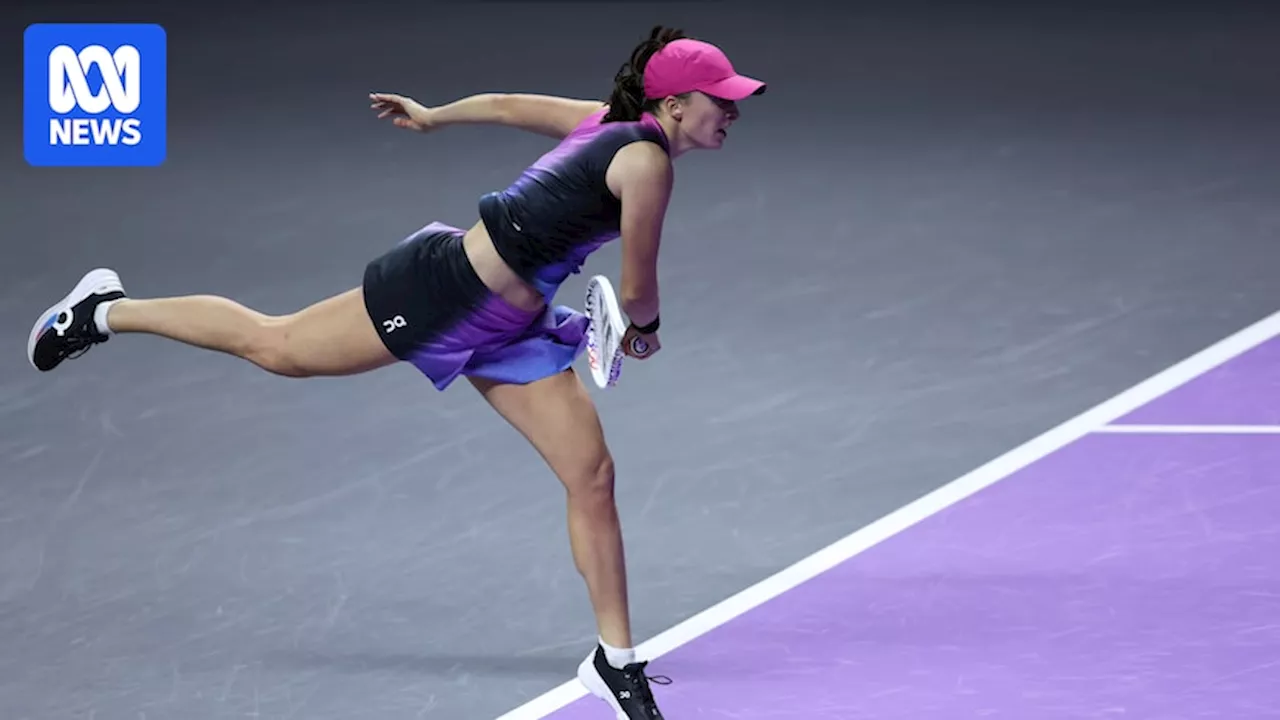 Iga Świątek wins at WTA Finals in first match under new coach Wim Fissette