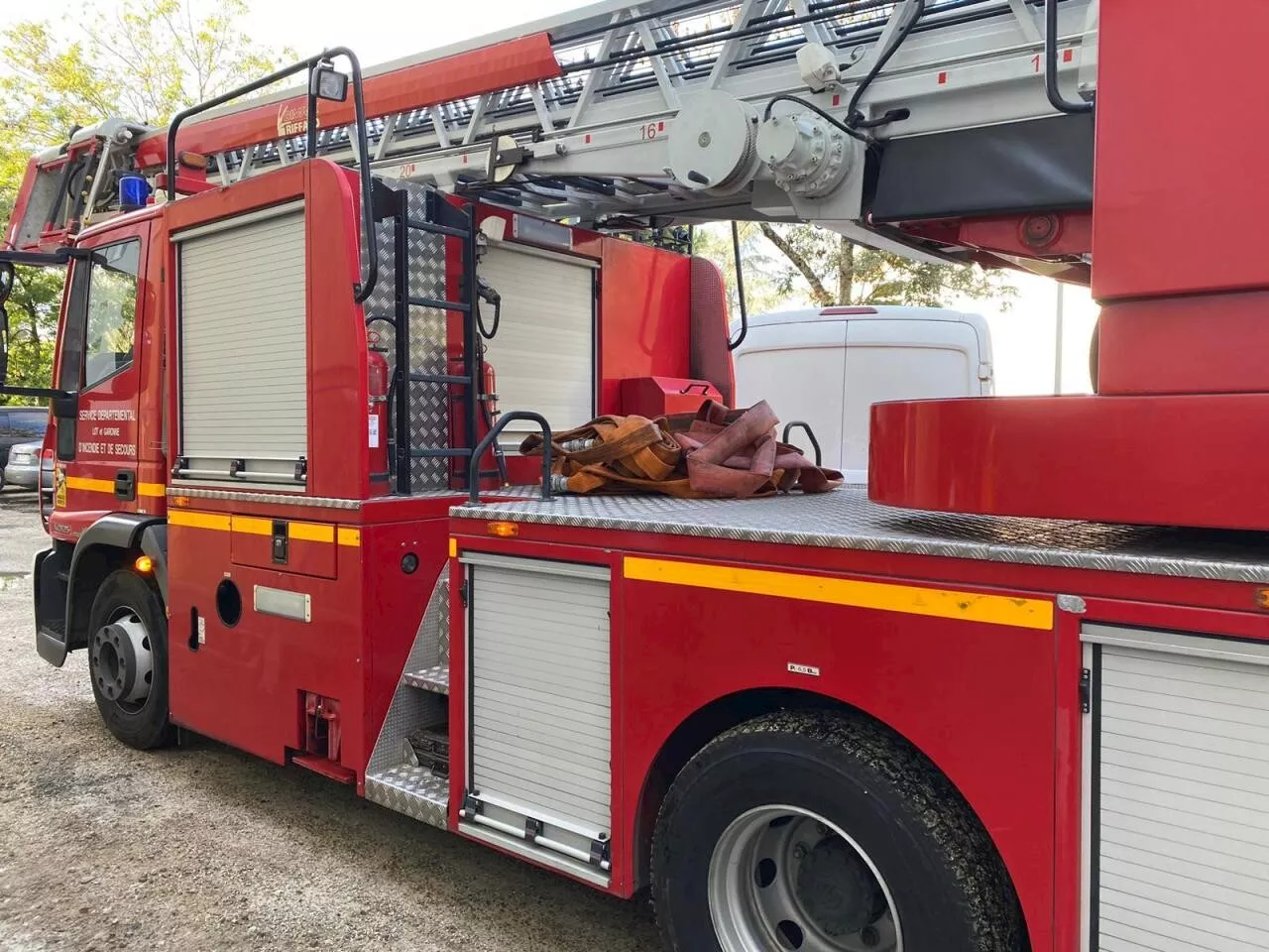 Une maison ravagée par un incendie à Villeneuve-sur-Lot, une famille doit être relogée