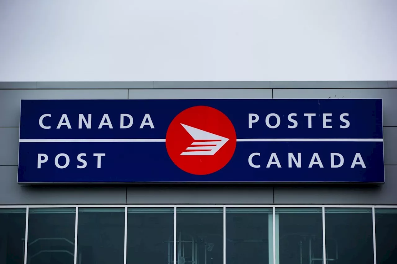 No strike notice so far as talks continue between Canada Post and workers' union