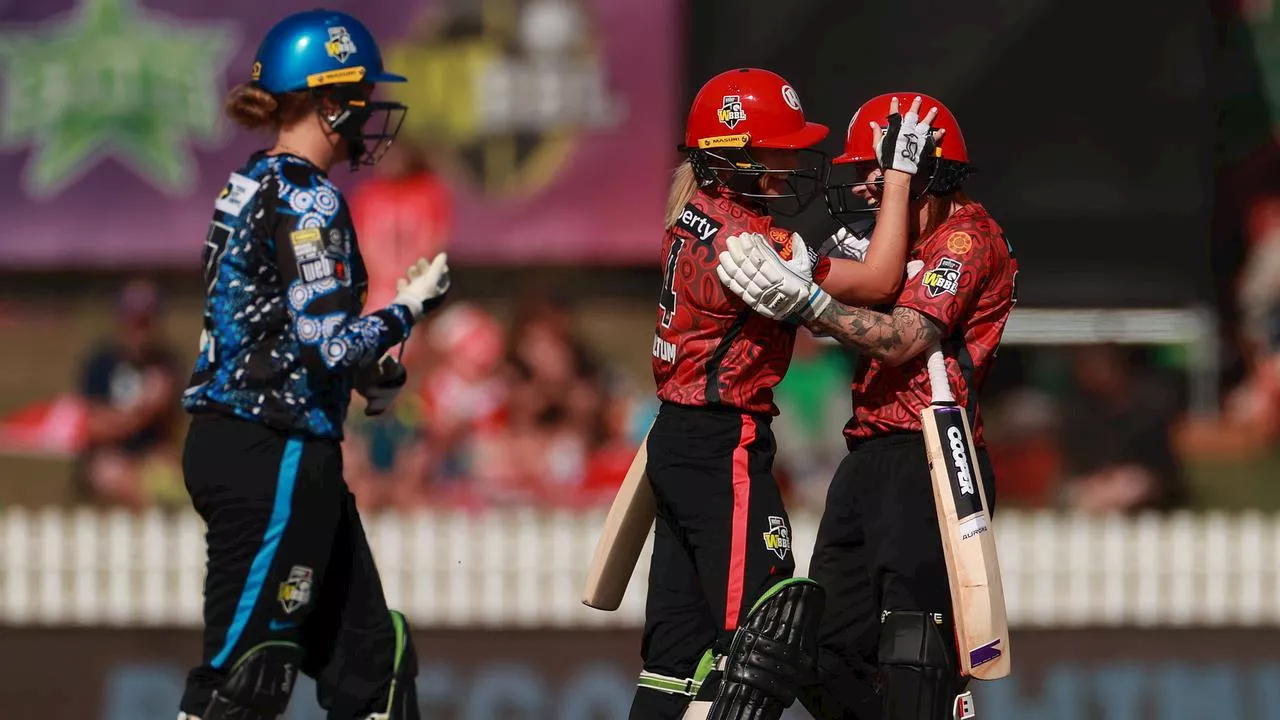 Star’s 21-ball half-century steers Renegades home as Strikers lose final-ball thriller